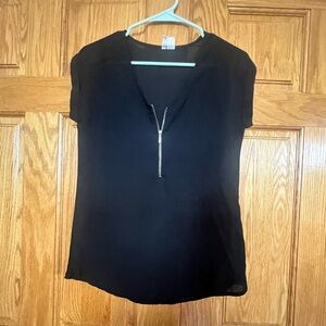 Japna - Black Zip-Front Women's Top